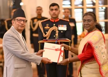 पांच देशों के राजदूतों ने राष्ट्रपति को किए अपने परिचय पत्र प्रस्तुत