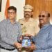 राजभवन में विनोद सिंह ने महामहिम से मुलाकात की और उनके द्वारा लिखित पुस्तक – भारत में स्कूल शिक्षा 2024 – राष्ट्रीय शिक्षा नीति 2020 के बाद से परिवर्तन प्रस्तुत की