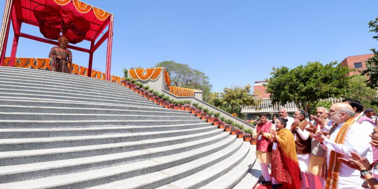 आज अग्रवाल समाज के जितने भी गोत्र हैं उनमें हर व्यक्ति उद्यमी है, देश को समर्पित है, सेवा करता है और देश के विकास में अपना योगदान देता है : अमित शाह