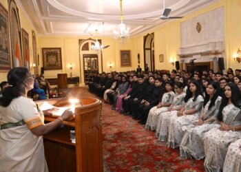 तकनीक है सिर्फ एक उपकरण मानवीय मूल्यों का विकल्प नहीं :  राष्ट्रपति