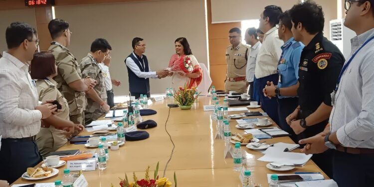 NSCBI AIRPORT KOLKATA पर सुरक्षित विमान संचालन पर एयरफील्ड पर्यावरण प्रबंधन समिति की हुई बैठक