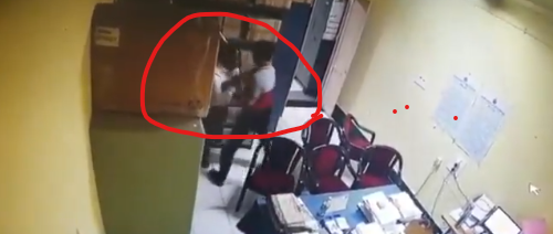 पश्चिम बंगाल स्वास्थ्य विज्ञान विश्वविद्यालय में सहायक रजिस्ट्रार पर हमला करते हुए टीएमसी विधायक हुमायूं कबीर सीसीटीवी में कैद, वीडियो हुआ वायरल