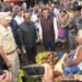 राज्यपाल डॉ. सी.वी. आनंद बोस पहुंचे दुर्गापुर स्थित सब्जी मंडी, पी चाय, जाना सब्‍जी व‍िक्रेताओं का हाल