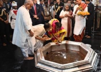 पुरखों की आत्मा की शांति के लिए राष्ट्रपति मुर्मु ने गयाजी पहुंचकर किया पिंडदान