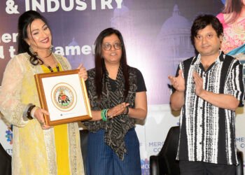 बहुत संघर्ष के बाद, महिलाएं अब पुरुषों के बराबर काम कर रही हैं : ऋतुपर्णा सेनगुप्ता