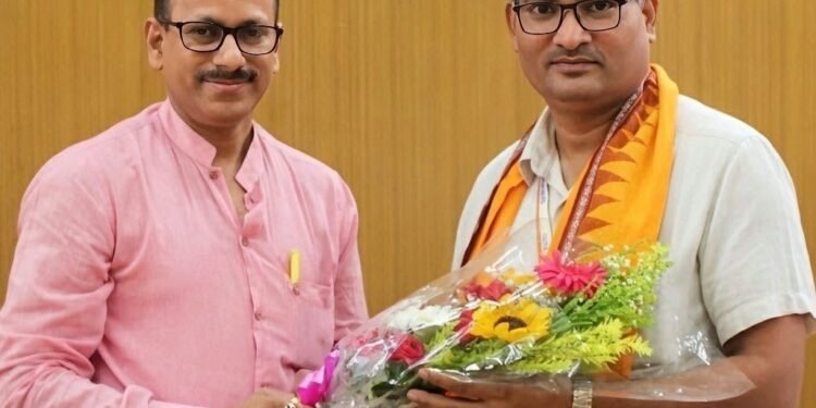 नगर राजभाषा कार्यान्वयन समिति (उपक्रम-2), कोलकाता की कार्यकारी दल की द्वितीय बैठक सह “हिन्दी में उपलब्ध एआई एवं आईटी टूल्स” विषयक प्रशिक्षण कार्यक्रम सम्पन्न