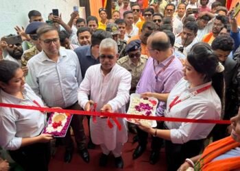 पश्चिम बंगाल के मंत्री दिलीप घोष ने पश्चिम मेदिनीपुर में आधार सेवा केंद्र का किया उद्घाटन