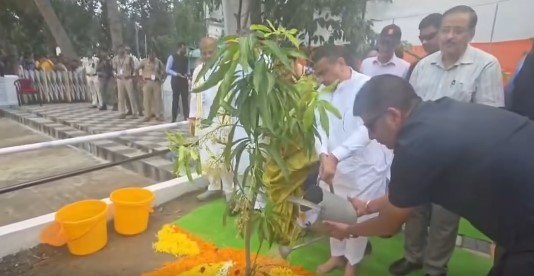 कोलकाता और उससे सटे शहर बदल रहे है कंक्रीट के जंगल में, राज्यभर में लगाएंगे 1.10 करोड़ पेड़ : मुख्यमंत्री शुभेंदु