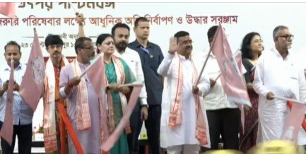 बंगाल सरकार 1,400 फायर कर्मियों की भर्ती करेगी, 2,500 स्थायी पद बनाएगी : मुख्यमंत्री सुवेंदु