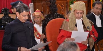 राज्यपाल आर. एन. रवि ने न्यायमूर्ति रवींद्र विठ्ठलराव घुगे को कलकत्ता उच्च न्यायालय के मुख्य न्यायाधीश पद की शपथ दिलाई